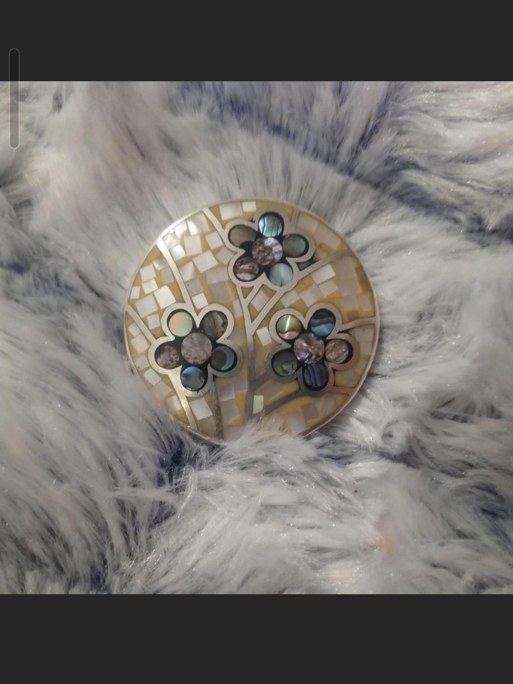 Floral Inlay Compact Mirror Phone Grip — Iridescent Mother-of-Pearl